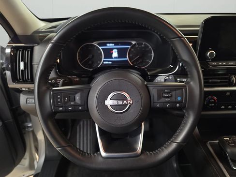 Used 2025 Nissan Pathfinder SV AWD/4WD image 15