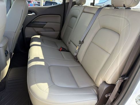 Used 2016 GMC Canyon SLT image 16