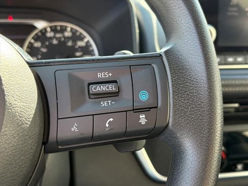 Used 2023 Nissan Rogue SV AWD/4WD image 16