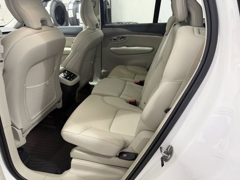 Used 2023 Volvo XC90 B5 Plus w/ Protection Package Premier image 22