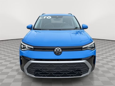 Certified 2025 Volkswagen Taos SE w/ Panoramic Sunroof Package image 8