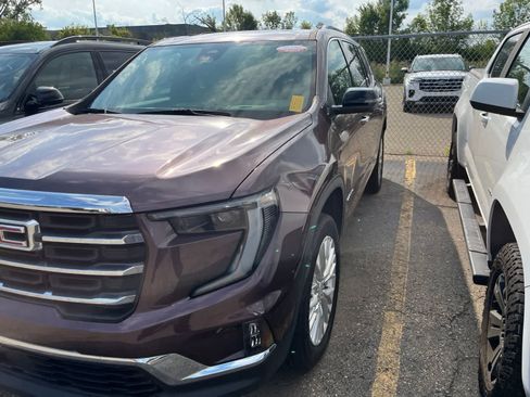 Used 2024 GMC Acadia Elevation AWD/4WD image 5