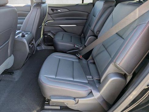 New 2026 Chevrolet Traverse Z71 w/ Enhanced Driving Package AWD/4WD image 15