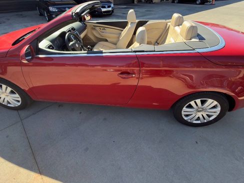 Used 2008 Volkswagen Eos FWD image 9