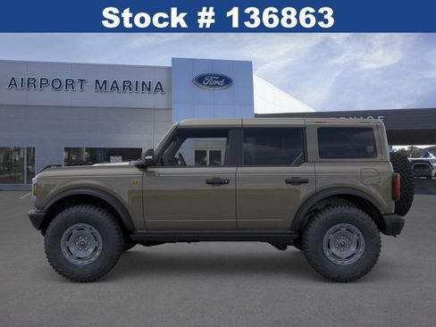 New 2025 Ford Bronco Badlands image 3