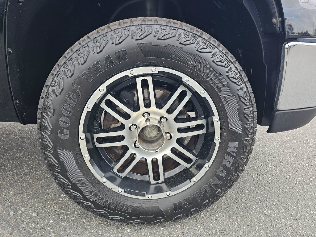 Used 2010 GMC Sierra 1500 SLT w/ All-Terrain Package AWD/4WD image 9
