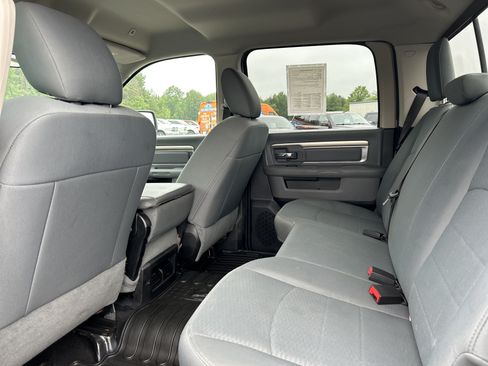 Used 2017 RAM 1500 Classic SLT AWD/4WD image 12