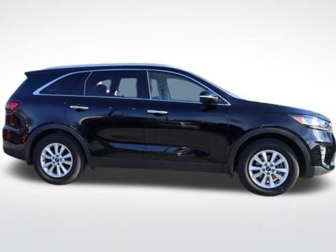 Used 2019 Kia Sorento LX w/ LX Convenience Package image 12