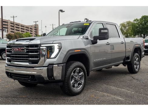 New 2026 GMC Sierra 2500 SLE w/ SLE Value Package; AWD/4WD image 4