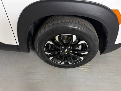 Used 2023 Chevrolet TrailBlazer LT FWD image 12