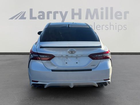 Used 2022 Toyota Camry XSE image 4