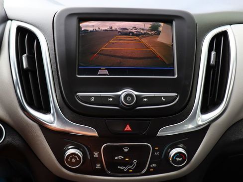 Used 2021 Chevrolet Equinox LS FWD image 47