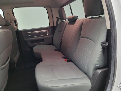 Used 2014 RAM 1500 Classic SLT RWD image 18