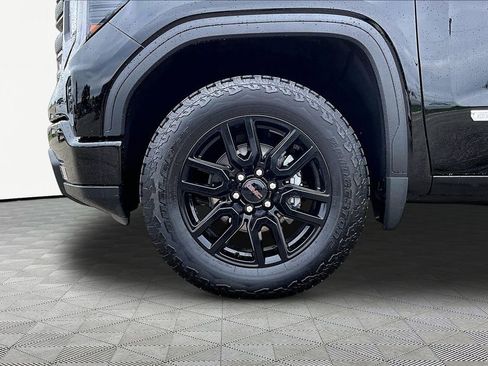 Used 2025 GMC Sierra 1500 Elevation w/ X31 Off-Road Package AWD/4WD image 9