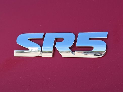 Used 2022 Toyota 4Runner SR5 Premium w/ Moonroof Package AWD/4WD image 8