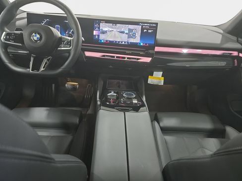 Used 2026 BMW 530i w/ M Sport Package RWD image 10