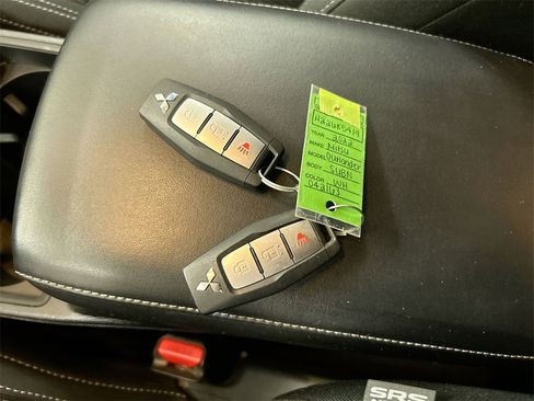 Used 2022 Mitsubishi Outlander ES image 12