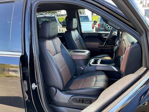 Used 2020 Chevrolet Silverado 1500 High Country w/ Technology Package AWD/4WD image 13