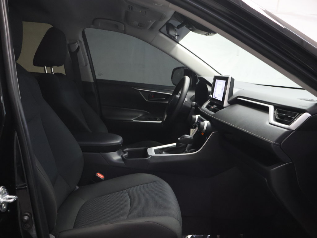 Used 2025 Toyota RAV4 LE FWD image 9