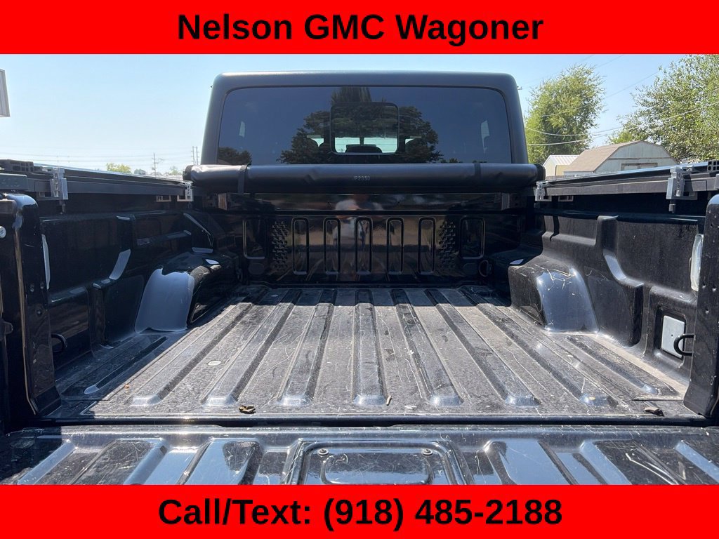 Used 2023 Jeep Gladiator Mojave w/ Cold Weather Group AWD/4WD image 9
