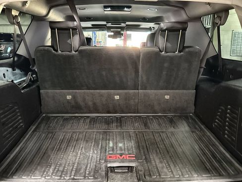 Used 2016 GMC Yukon XL SLT w/ Open Road Package AWD/4WD image 29