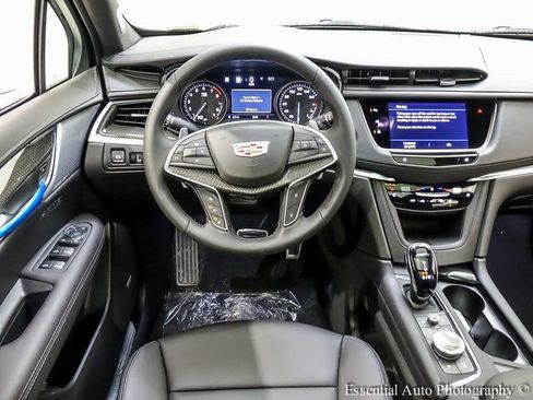 New 2025 Cadillac XT5 Sportv w/ Technology Package image 11