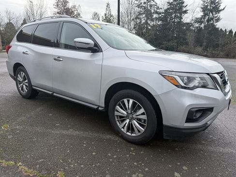 Used 2019 Nissan Pathfinder SL image 1
