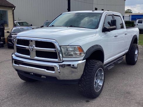 Used 2017 RAM 2500 SLT image 2