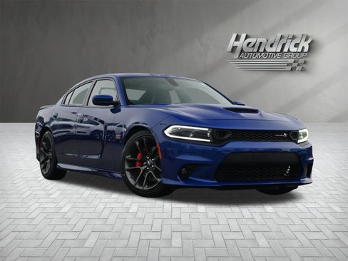 Used 2022 Dodge Charger Scat Pack w/ Plus Group image 2