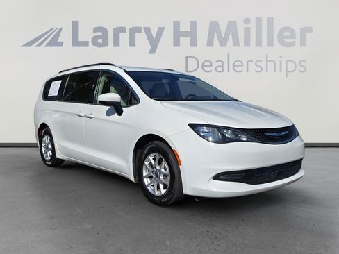 Used 2021 Chrysler Voyager Lxi image 7