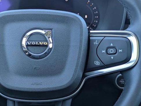 New 2026 Volvo XC90 T8 Plus w/ Protection Package Premier AWD/4WD image 15