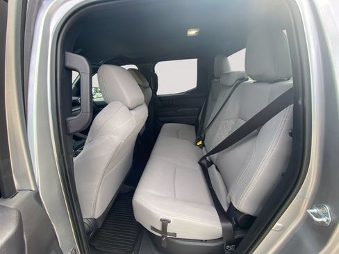 Used 2024 Toyota Tacoma SR5 AWD/4WD image 12
