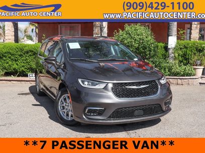 Used 2022 Chrysler Pacifica Touring-L