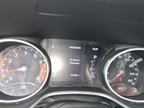 Used 2019 Jeep Compass Latitude w/ Popular Equipment Group AWD/4WD image 17