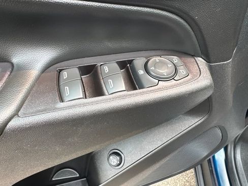 Used 2021 Chevrolet Equinox LT FWD image 9