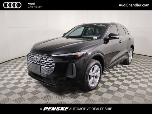 Used 2025 Audi Q5 Premium w/ Convenience Package AWD/4WD image 1
