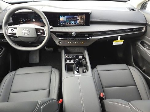 Certified 2025 Nissan Murano SV image 5