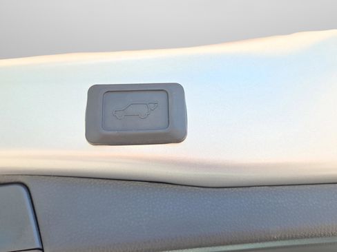 Certified 2025 Toyota RAV4 XLE w/ Convenience Package FWD image 31