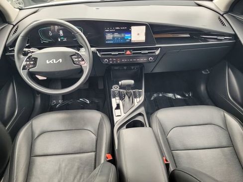 Used 2023 Kia Niro SX image 14