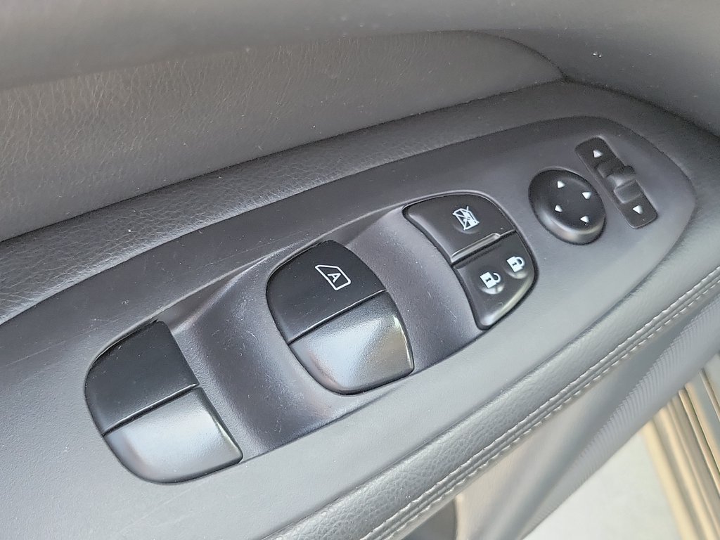 Used 2018 Nissan Pathfinder S FWD image 22