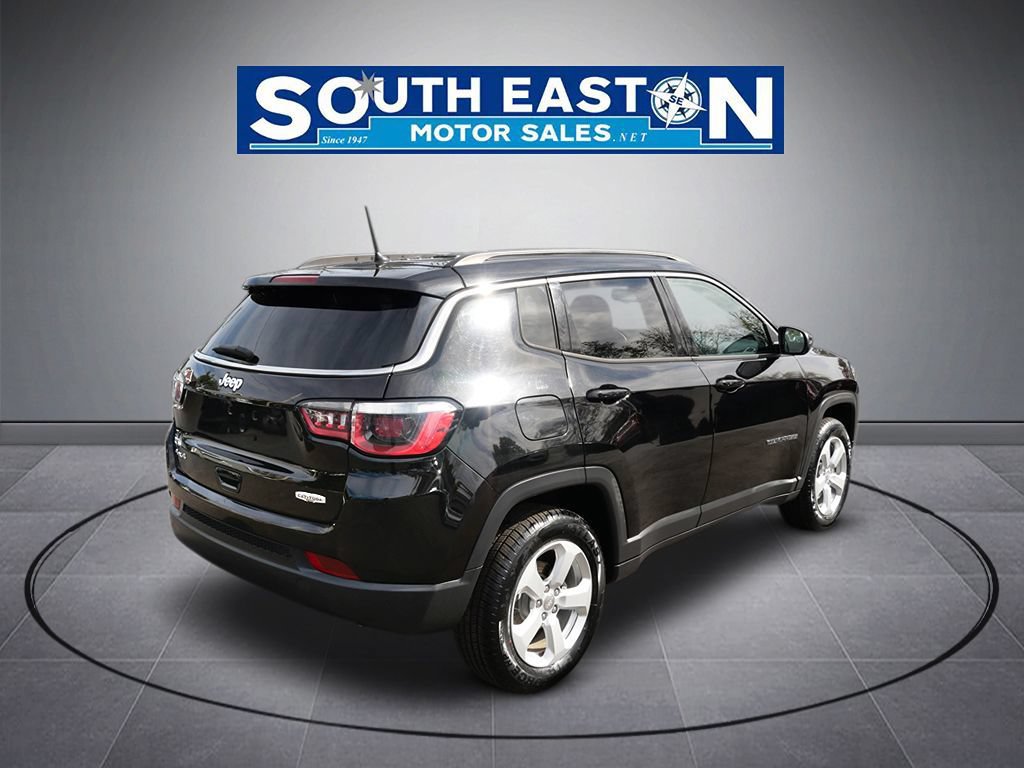 Used 2018 Jeep Compass Latitude w/ Cold Weather Group AWD/4WD image 5
