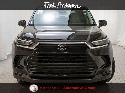 Certified 2025 Toyota Grand Highlander FWD image 2