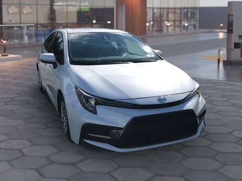 Used 2022 Toyota Corolla SE image 13