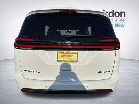 Used 2024 Chrysler Pacifica Limited FWD image 6