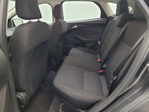 Used 2018 Ford Focus SE FWD image 18
