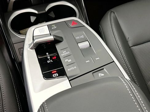 Used 2025 BMW X1 xDrive28i w/ Convenience Package image 15