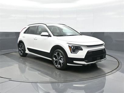 Used 2023 Kia Niro EX Touring