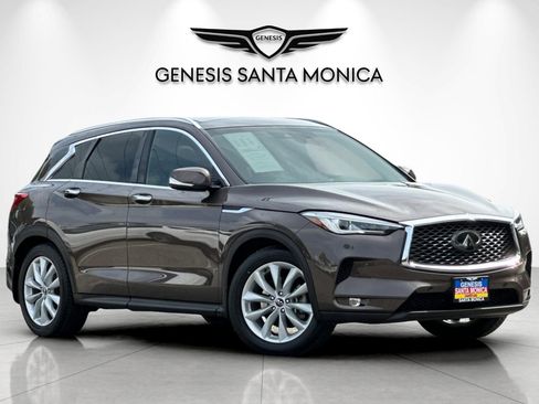 Used 2019 INFINITI QX50 Essential w/ Premium Heat Package AWD/4WD image 2