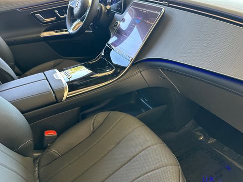 New 2026 Mercedes-Benz EQE 320 4MATIC SUV image 27