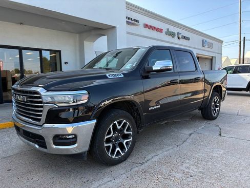 Used 2025 RAM 1500 Laramie AWD/4WD image 2